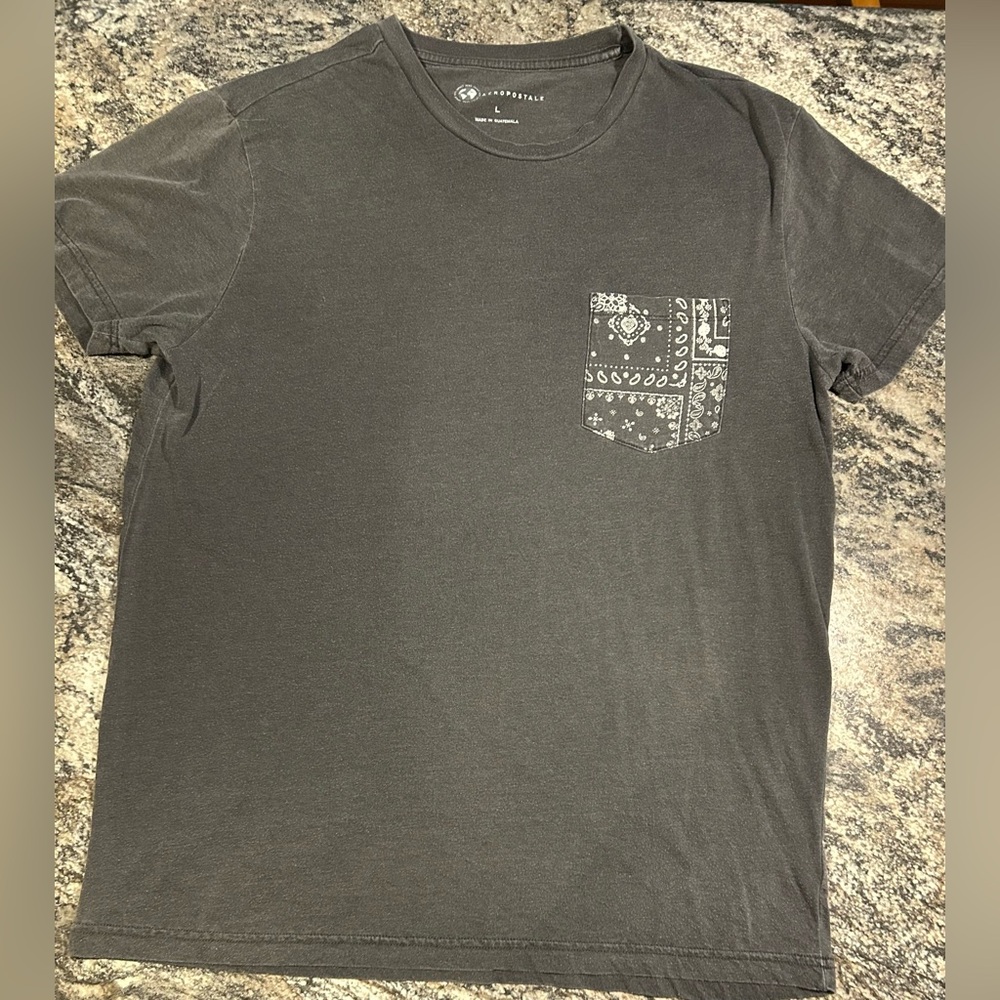 Men’s Large Aeropostale Charcoal Tee with Bandana Pocket